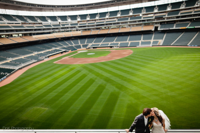 twins-stadium-wedding-photography-Minneapolis-02
