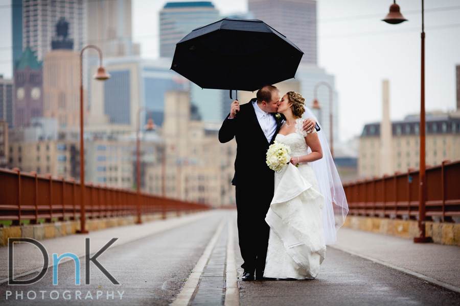 Rainy Stone Arch Bridge Wedding Picture